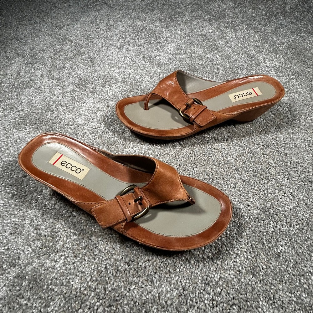 Ecco Womens Brown Leather Wedge Sandals Buckle Thong Slides Size 8 EU 39 - Picture 2 of 6